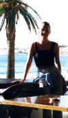ana_t.jpg (46564 bytes)